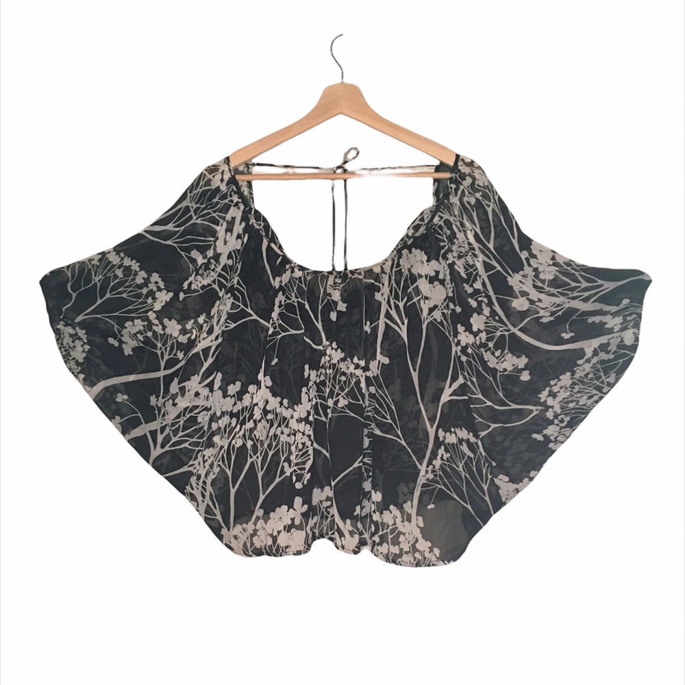 NWOT Black and White Floral Print Wide Neck Off Shoulder Dolman Blouse